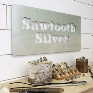 لوحات معدنية